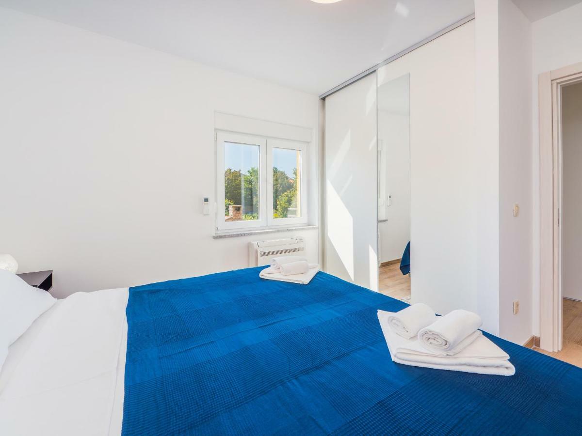 Appartments Adriatic Omisalj Exterior photo